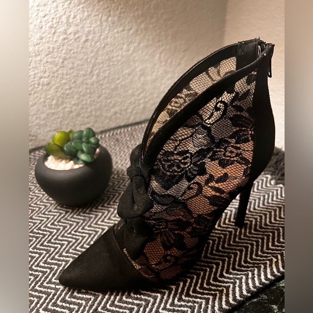 Black heels. Madison by Shoedazzle. Size 7.5.